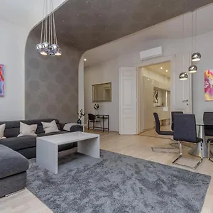 https://andrssy-str-luxury-apartment.inbudapesthotels.com